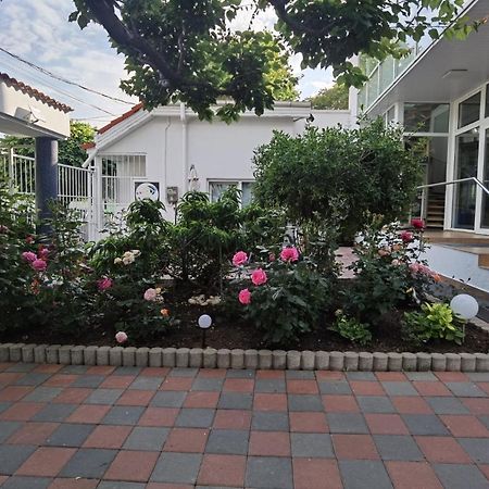 Fitness House With Garden Hotell Constanţa Exteriör bild