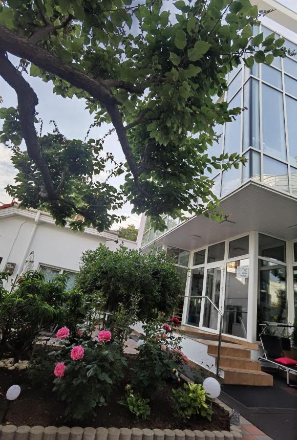 Fitness House With Garden Hotell Constanţa Exteriör bild